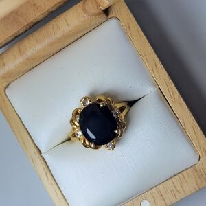 Black Faceted Glass Oval Sparkling Rhinestone Accent Gold Tone Vintage Ring